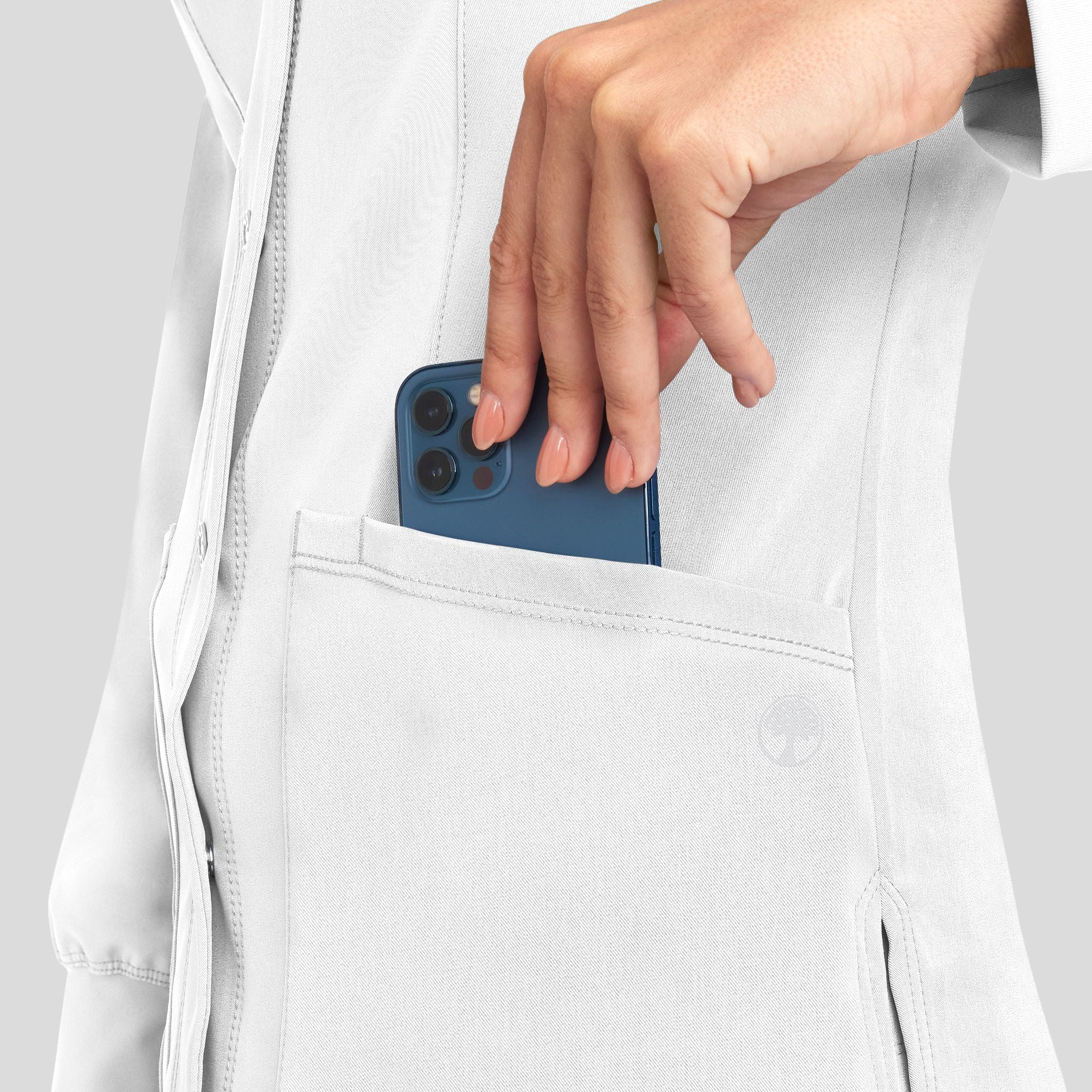 HealingHandsWorks_5500_white_detail