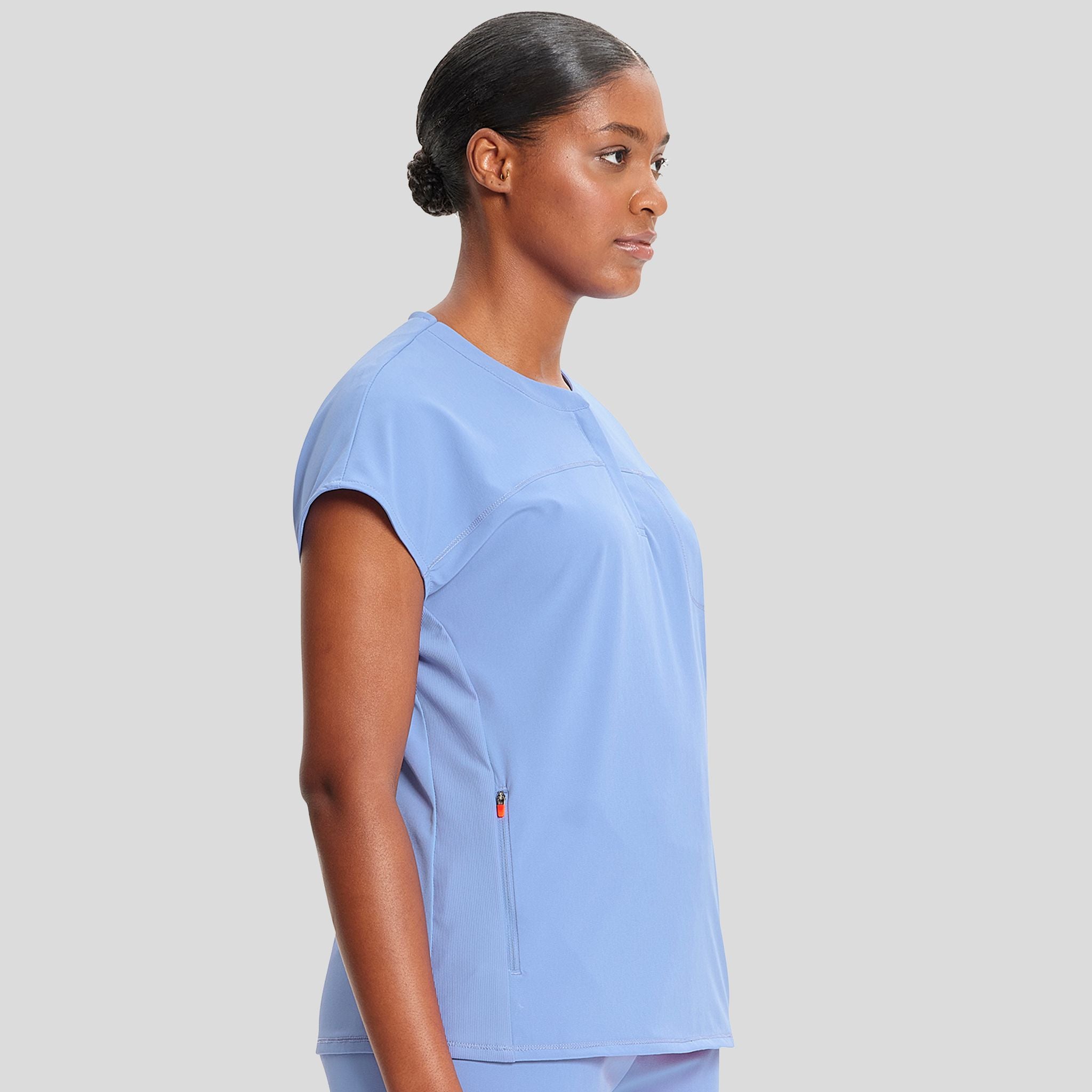 IN_INFINITY_GNR8_henleyTOP_622A_CIEL_RIGHT