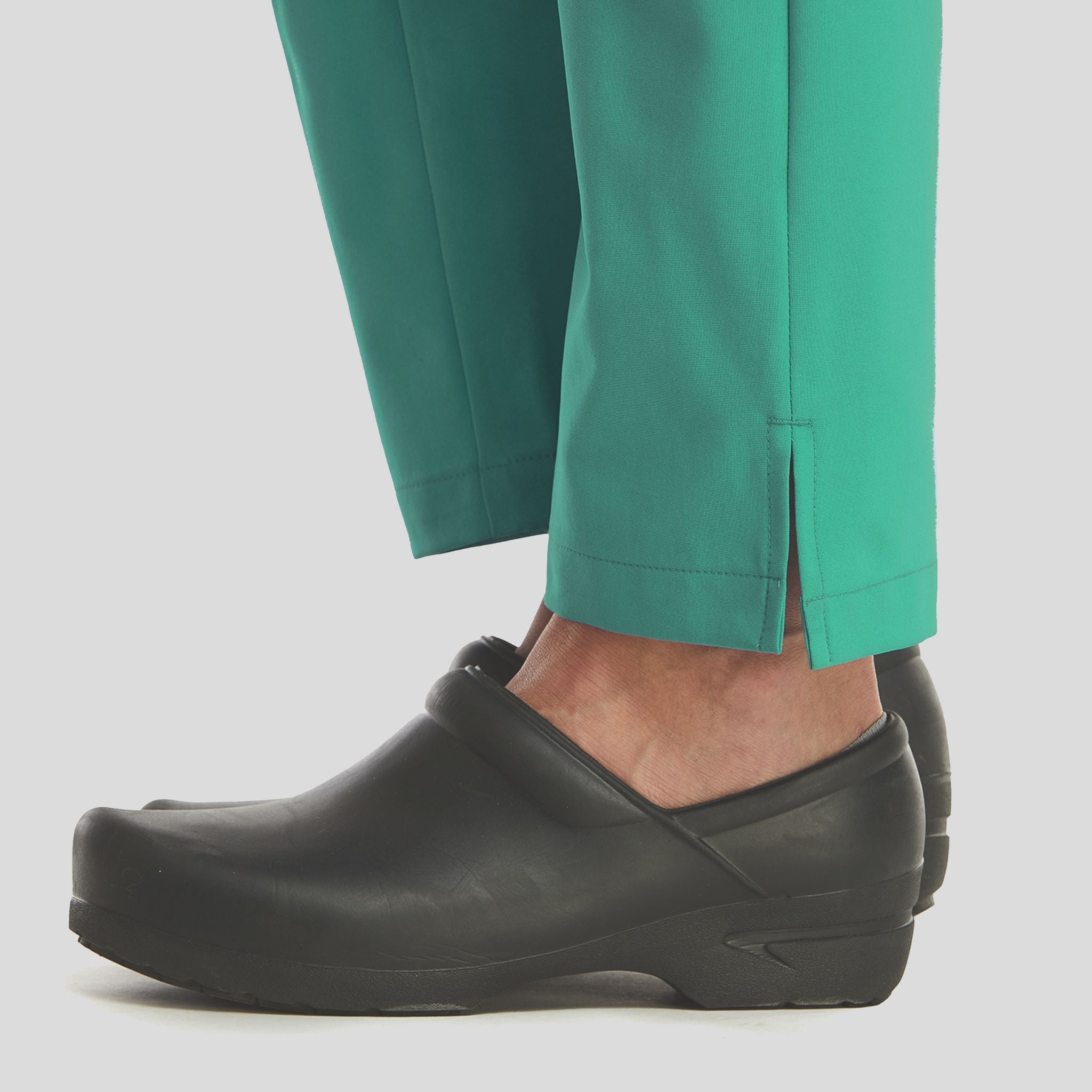 Maevn_Momentum_5091_surgicalgreen_detail2