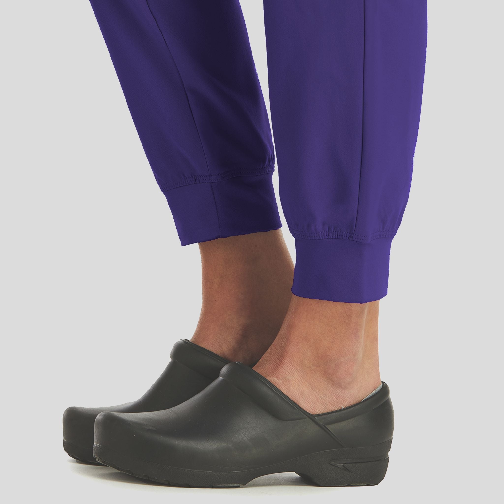 Maevn_Momentum_5092_grape_detail2