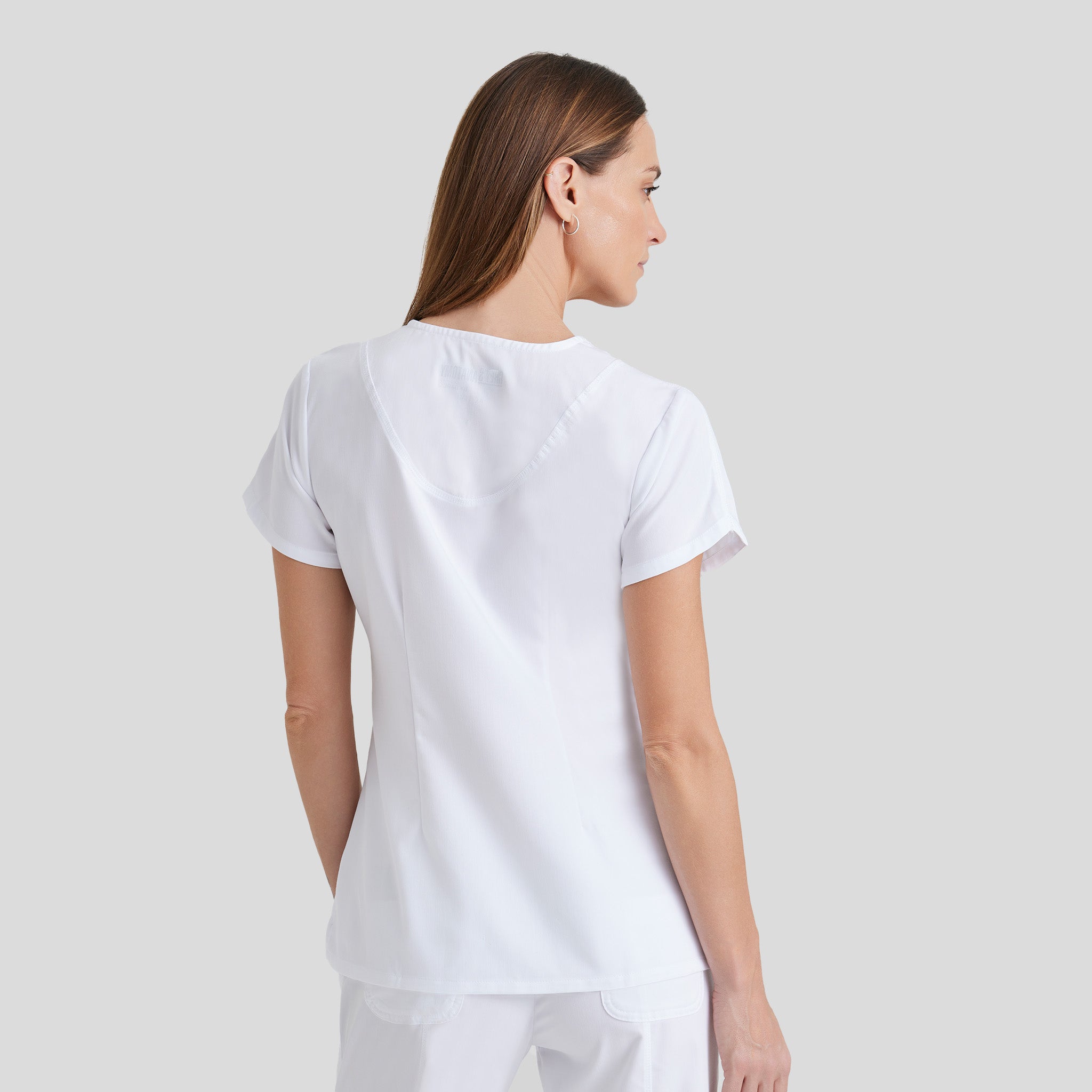 Cora 4-Pocket Scrub Top | White