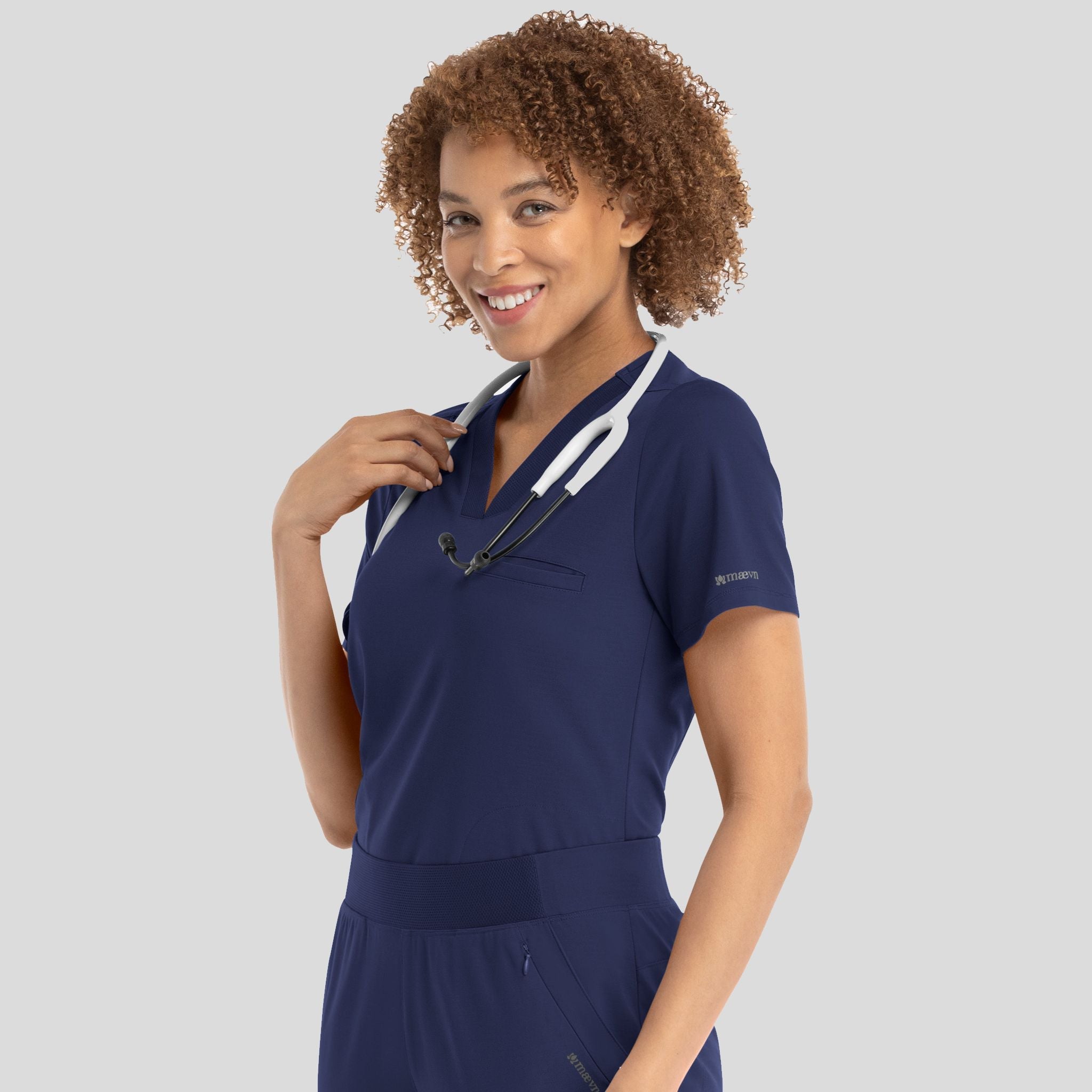 Maevn_Focus_20301_navy_left